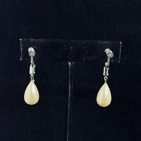 Vintage Silver Tone And Faux Pearl Dangle Screw Back Earrings (5294) - Picture 4 of 4